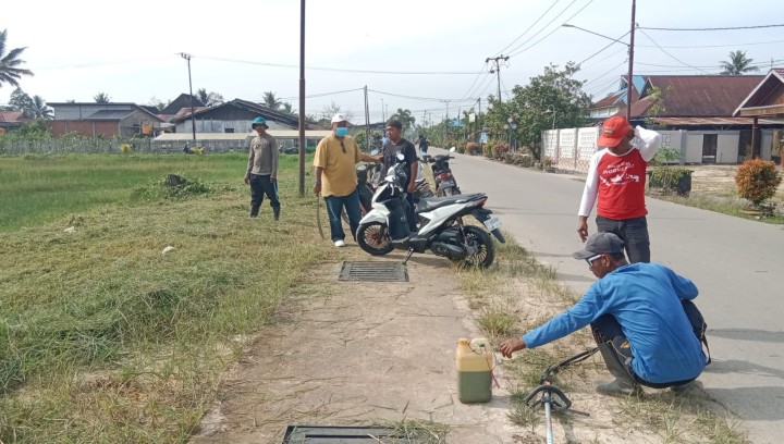 Kegiatan Gotong Royong bulanan lingkungan RT menyambut Bulan Suci Ramadhan