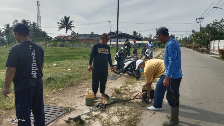 Kegiatan Gotong Royong bulanan lingkungan RT menyambut Bulan Suci Ramadhan