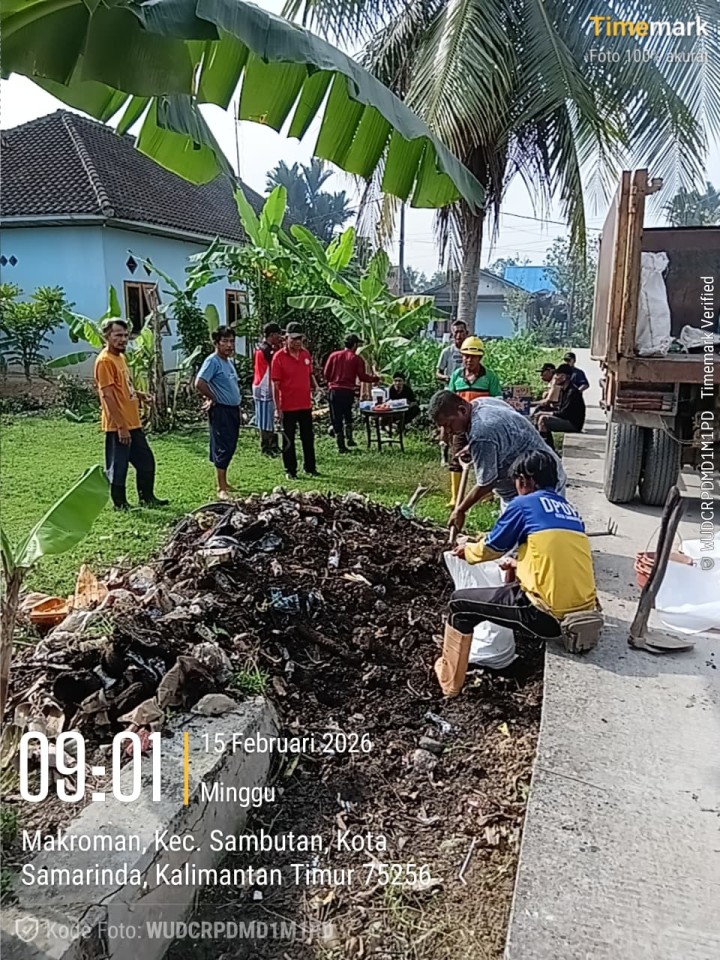 Kegiatan Gotong Royong bulanan lingkungan RT menyambut Bulan Suci Ramadhan