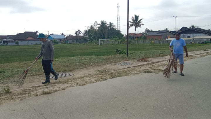 Kegiatan Gotong Royong bulanan lingkungan RT menyambut Bulan Suci Ramadhan