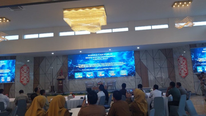 Menghadiri Konsultasi Publik ( RKPD )  Kota Samarinda Tahun 2027  Penguatan Ekonomi dan Tatakelola Pemerintahan