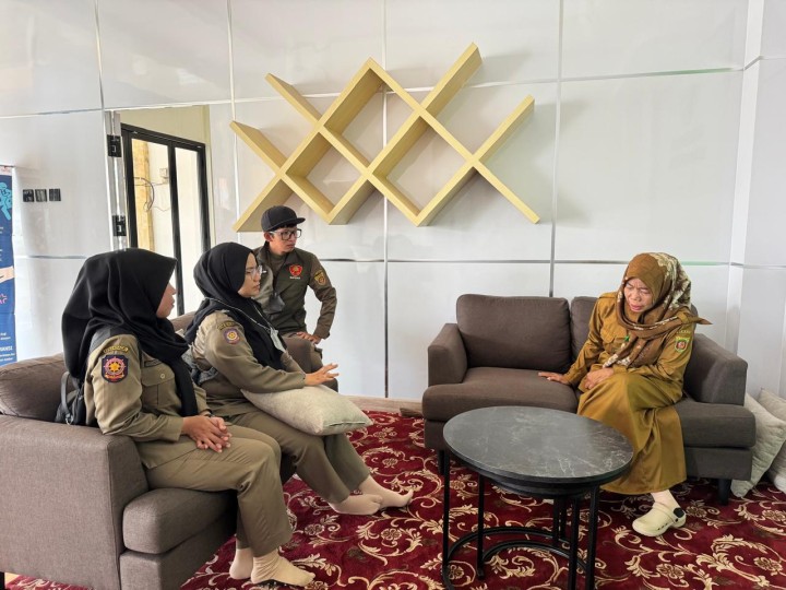 Kunjungan Satpol PP Kecamatan Sambutan.
