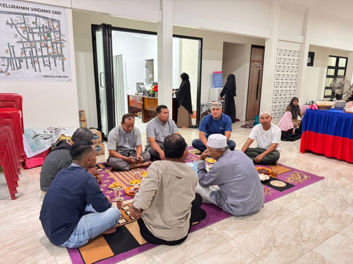 Buka Puasa Bersama Pegawai Kelurahan Sindang Sari.