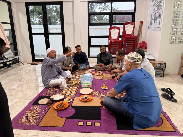 Buka Puasa Bersama Pegawai Kelurahan Sindang Sari.