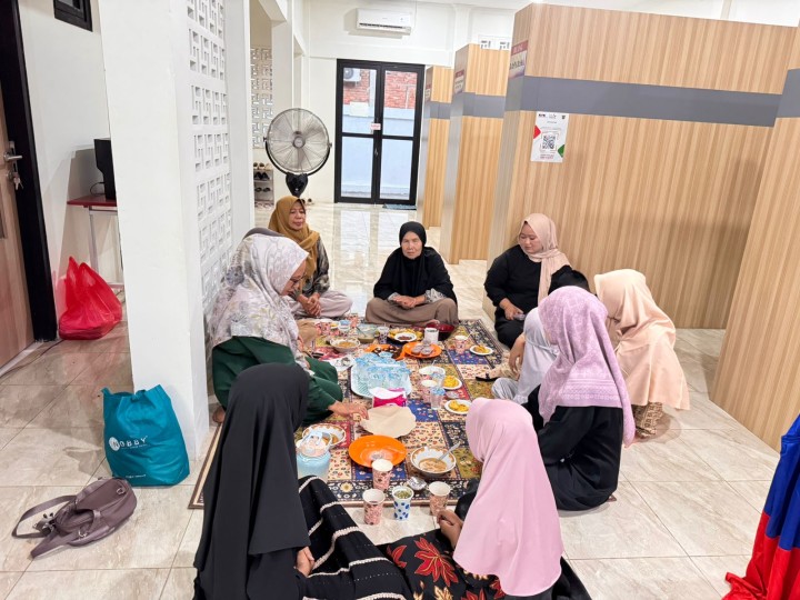 Buka Puasa Bersama Pegawai Kelurahan Sindang Sari.