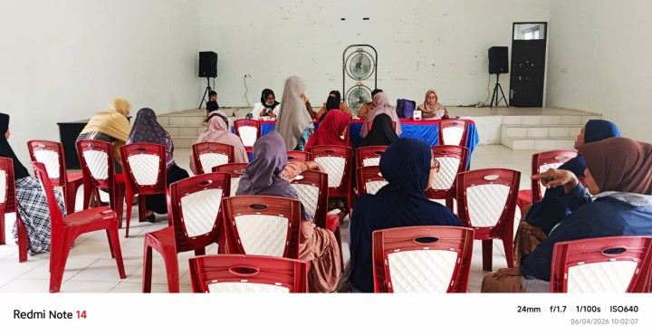 Kegiatan Posyandu Lansia di kelurahan Sindang sari.