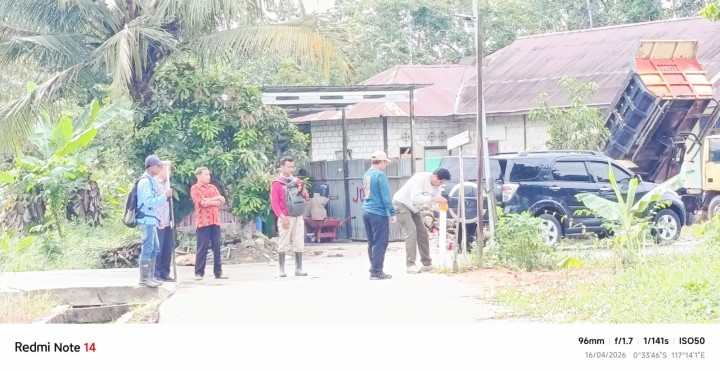 Pengukuran Lahan  yang akan di realisasikan bangunan Posyandu dan Pos
