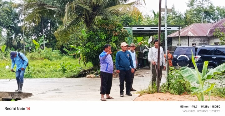 Pengukuran Lahan  yang akan di realisasikan bangunan Posyandu dan Pos