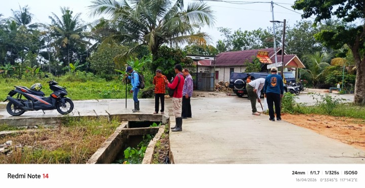 Pengukuran Lahan  yang akan di realisasikan bangunan Posyandu dan Pos