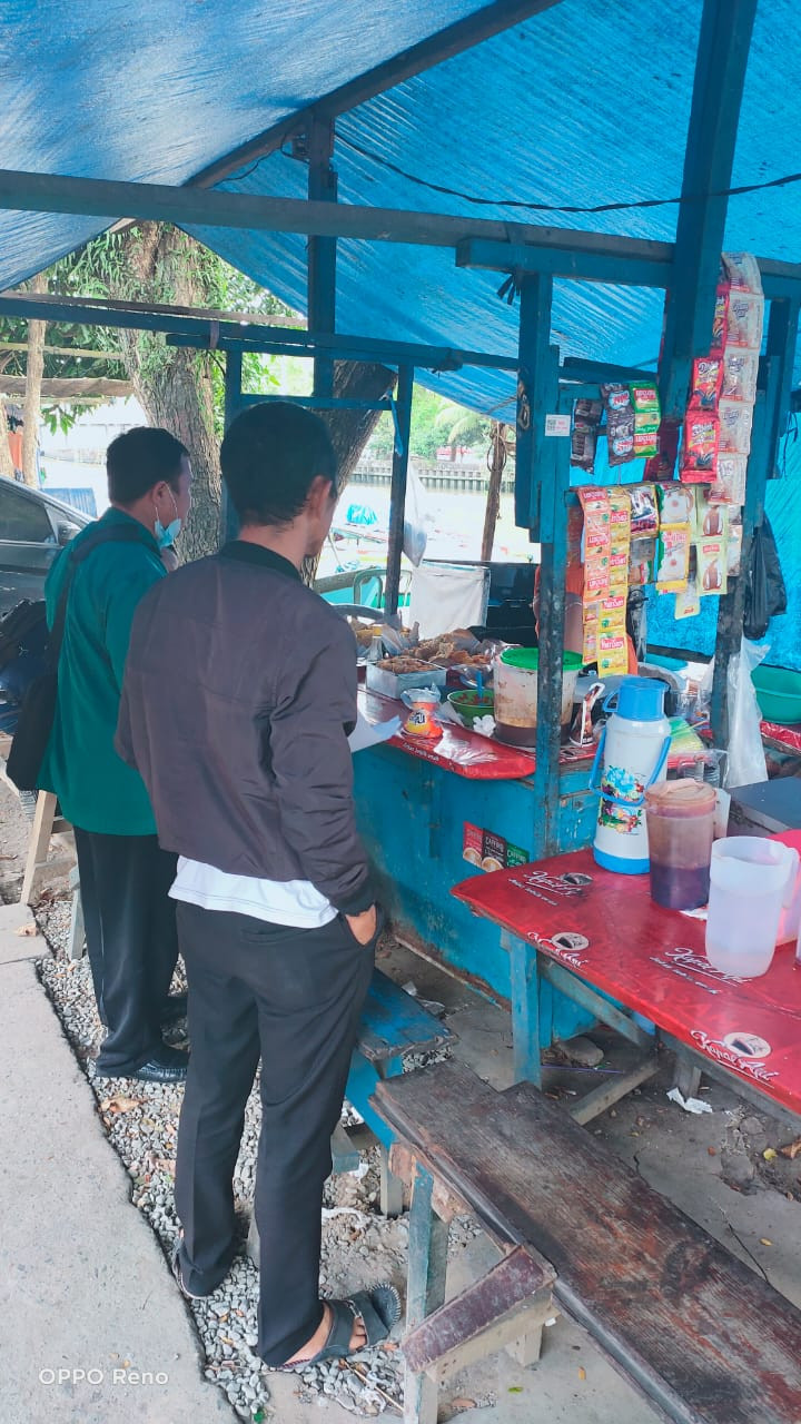 Mendata seluruh PKL di jalan tongkol dan pesut serta menghimbau dan menegur para PKL yang berjualan dijalur hijau sepanjang sungai karang mumus, kegiatan tersebut di ikuti oleh Lurah, Kasi Pemerintahan dan Kasi ekobang