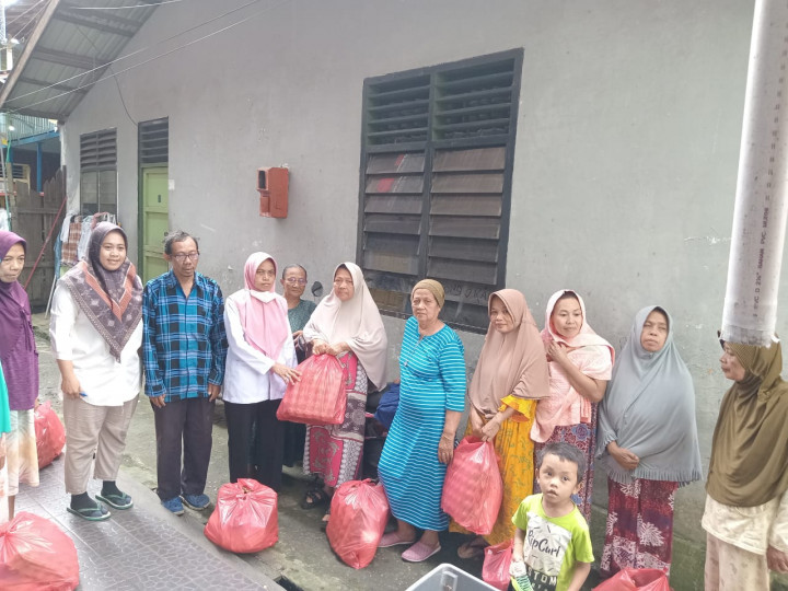 Pembagian sembako kegiatan probebaya anggaran perubahan di beberapa RT  Kelurahan Sungai Dama tahun 2022