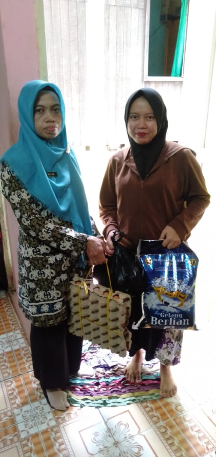 Pembagian sembako kegiatan probebaya anggaran perubahan di beberapa RT  Kelurahan Sungai Dama tahun 2022