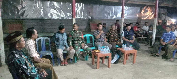 Kasi Pemerintahan Mewakili pimpinan, bersama (Babinsa) dan Staf Kelurahan melaksanakan pemilihan Ketua RT. 033 yg baru dengan diikuti 2 calon Pada tanggal 12 maret 2023