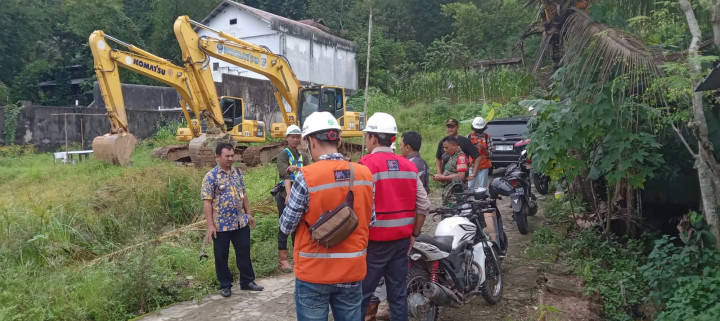 Pelaksanaan dimulainya pekerjaan Terowongan / tunnel sisi jalan Allimudin RT.33 Kelurahan Sungai Dama