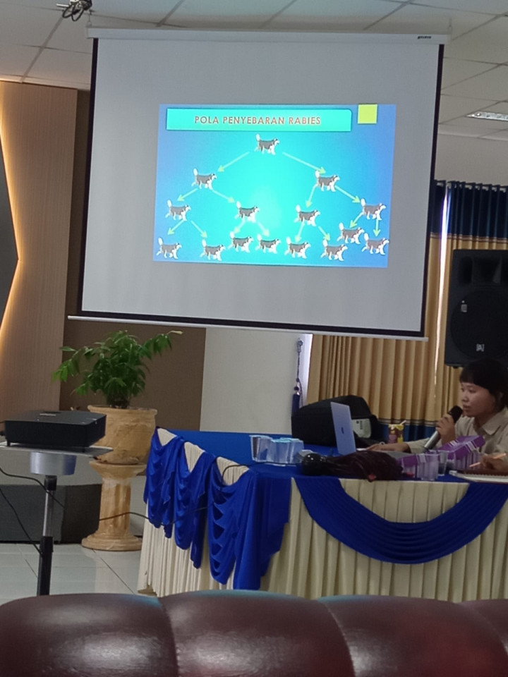Sosialisasi dan edukasi mengenai vaksin  terhadap hewan penular Rabies di kec. Smd ilir