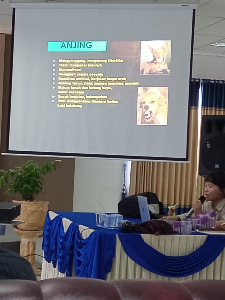 Sosialisasi dan edukasi mengenai vaksin  terhadap hewan penular Rabies di kec. Smd ilir
