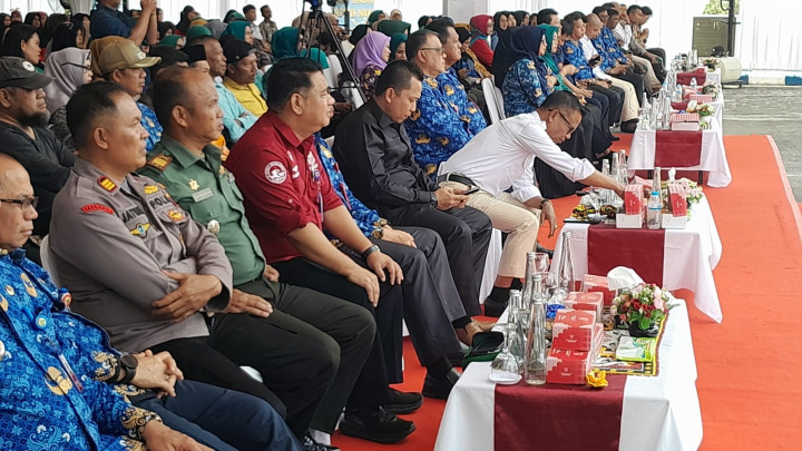 Kegiatan bpk walikota smd penyerahan secara simbolis probebaya se kec.smd ilir di lap Navigasi
