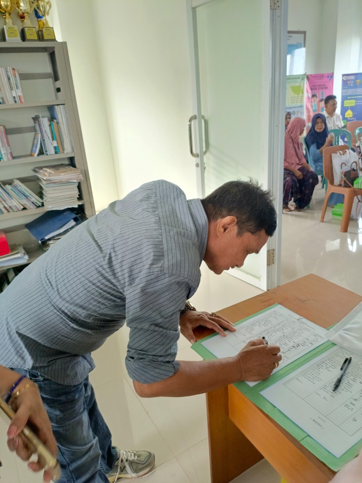 Kegiatan Sosialisasi Fasilitas Kemudahan Perizinan Usaha Mikro di Kelurahan Sungai Dama