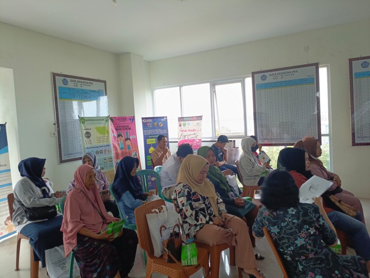 Kegiatan Sosialisasi Fasilitas Kemudahan Perizinan Usaha Mikro di Kelurahan Sungai Dama