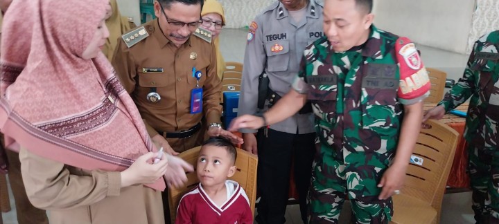 Menghadiri PIN serentak di SD N 05 Kecamatan Samarinda Ilir