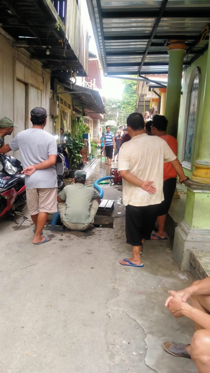 Kegiatan Probebaya : Gotong-royong POKMAS 2 dan 3 Kelurahan Sungai Dama