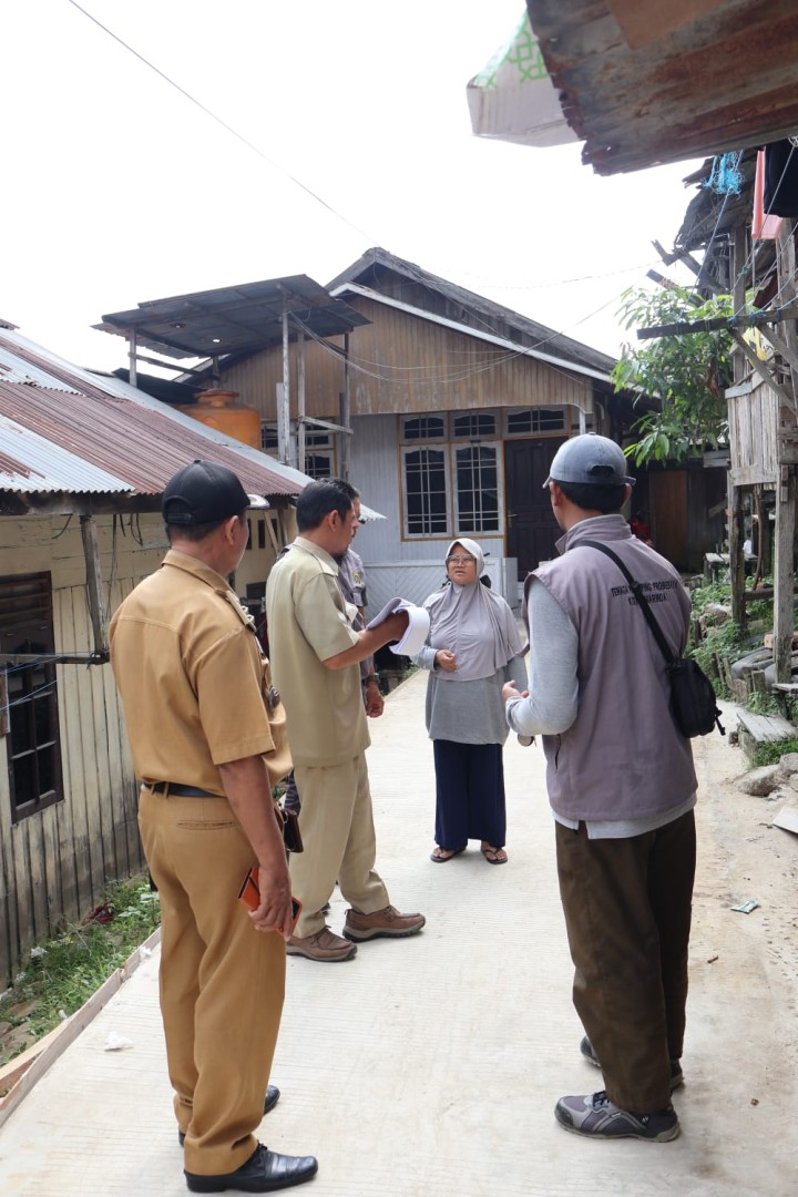 Probebaya Tinjau Langsung Pelaksanaan SAPRAS di Sungai Dama
