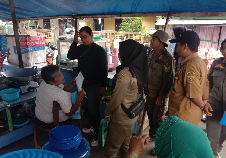 Monitoring dan Penataan PKL di Jalan Tongkol, Kelurahan Sungai Dama