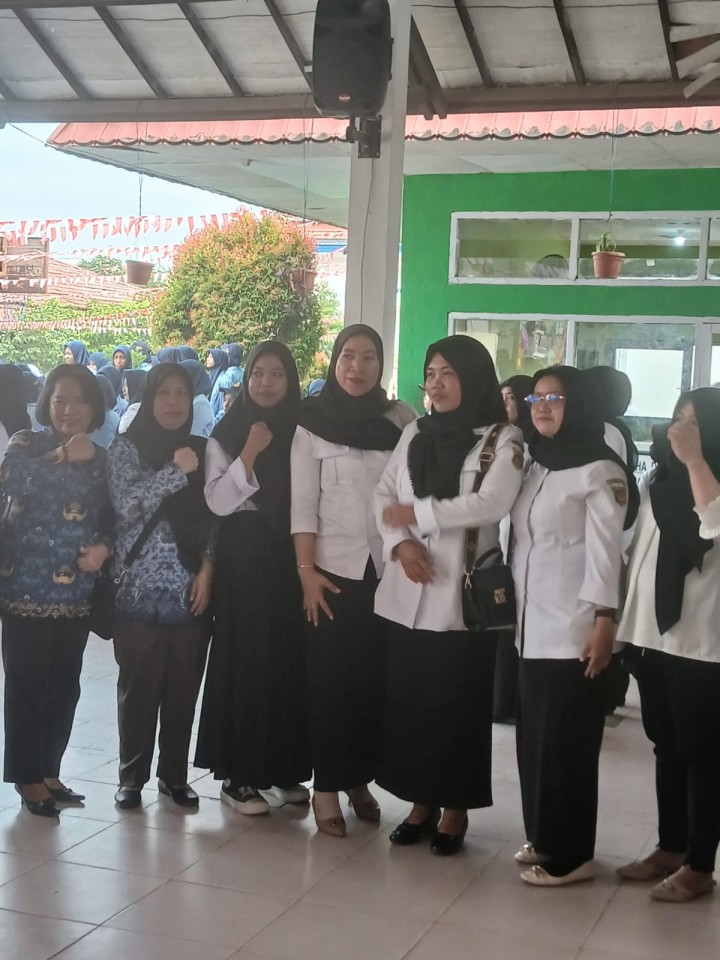 Menghadiri Upacara Bendera HUT RI ke - 79