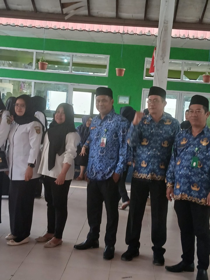 Menghadiri Upacara Bendera HUT RI ke - 79