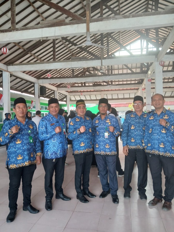 Menghadiri Upacara Bendera HUT RI ke - 79