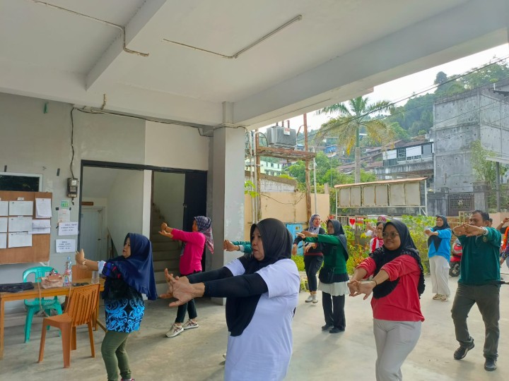 Semangat Sehat: Senam Jumat di Kelurahan Sungai Dama
