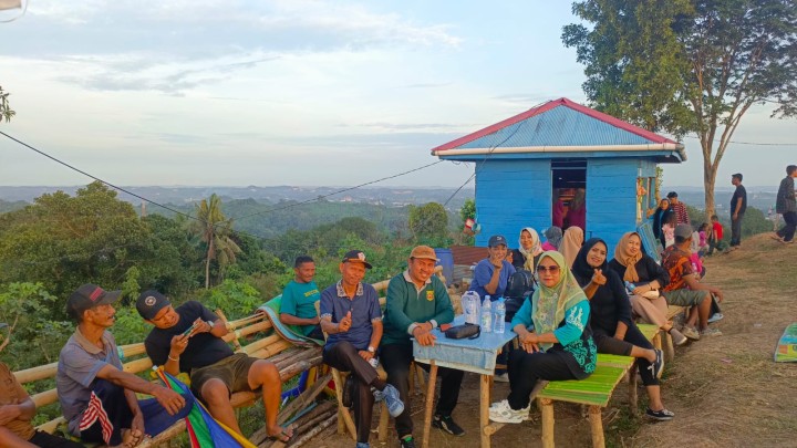 Senam Sehat Kelurahan Sungai Dama di Puncak Stelling