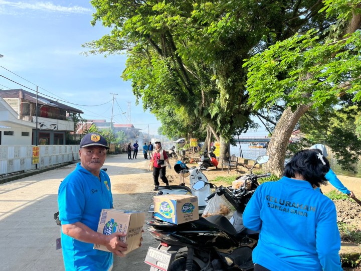 Giat Jum'at : Kerja Bakti Serempak Memperingati Hari Kesetiakawanan Nasional