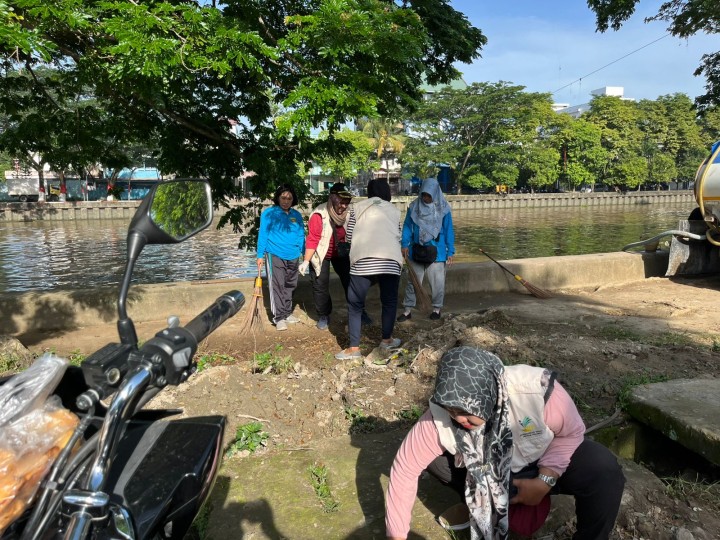 Giat Jum'at : Kerja Bakti Serempak Memperingati Hari Kesetiakawanan Nasional