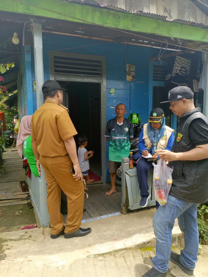 Lurah Sungai Dama Tinjau Proses Verifikasi Data Warga Miskin Ekstrem