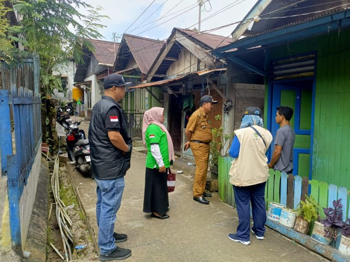 Lurah Sungai Dama Tinjau Proses Verifikasi Data Warga Miskin Ekstrem