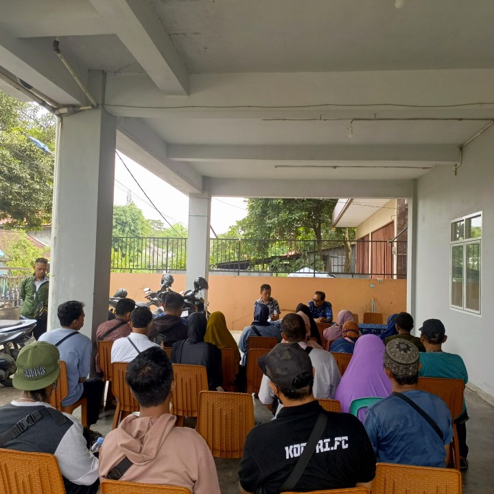 penandatanganan dan pemberkasan bedah rumah warga kelurahan Sungai Dama