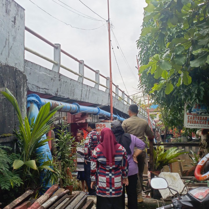 Monitoring Pembongkaran Fasilitas Liar Di Kolong jembatan sungai dama