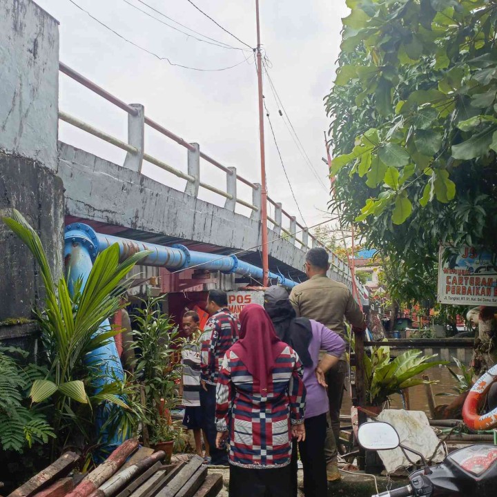 Monitoring Pembongkaran Fasilitas Liar Di Kolong jembatan sungai dama