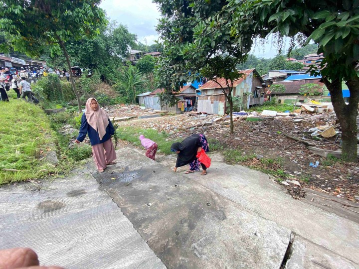 Kerja Bakti Bersama Di Jl Otista,Gunung Mangga
