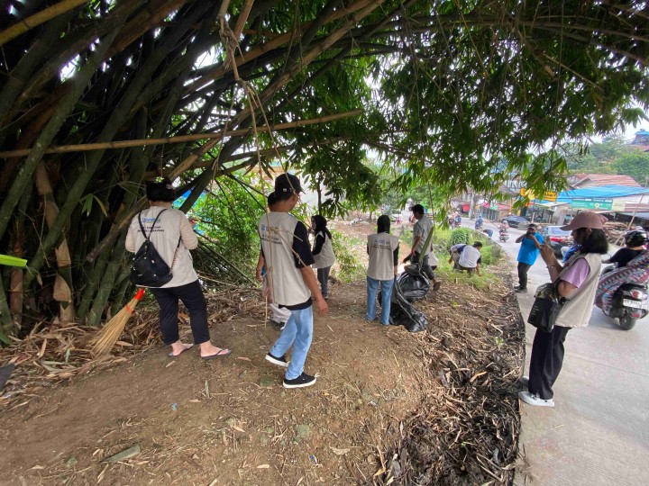 Kerja Bakti Bersama Di Jl Otista,Gunung Mangga