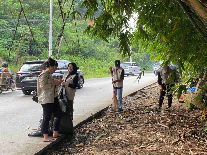 Kerja Bakti Bersama Di Jl Otista,Gunung Mangga