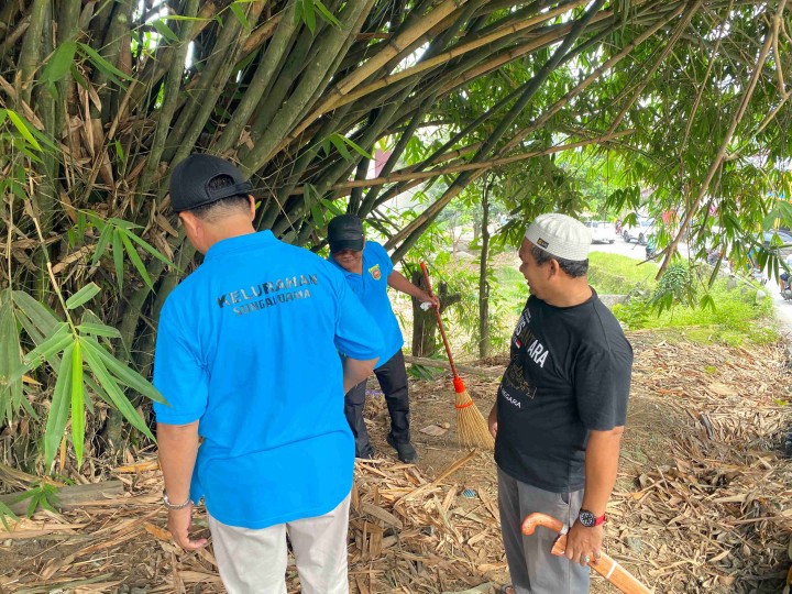 Kerja Bakti Bersama Di Jl Otista,Gunung Mangga