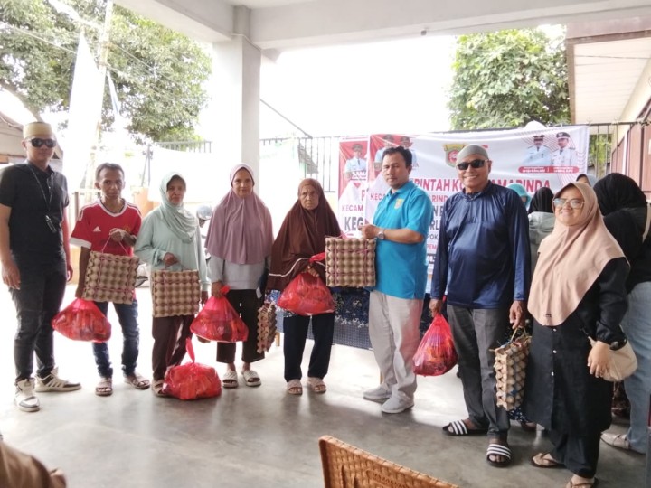 Pembagian Sembako Dan Perlengkapan Sekolah Oleh Pokmas 3 Di kelurahan Sungai Dama