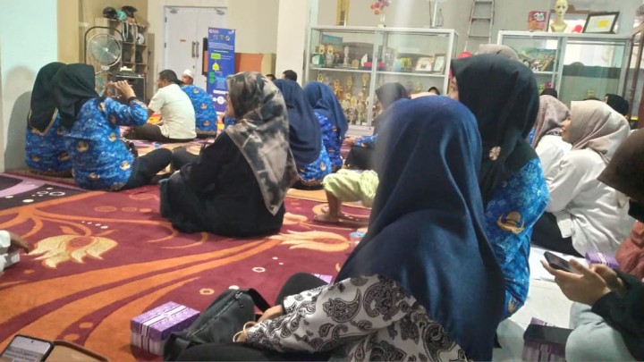 Sekretaris lurah Serta Kasi-Kasi DAN Staf Kelurahan Sungai Dama Mengikuti Acara Maulid Nabi DI Kecamatan Samarinda Ilir
