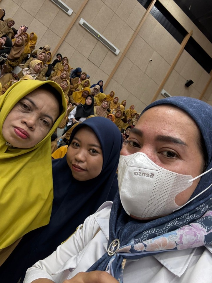 Kasi Kesra dan Staf Kelurahan Sungai Dama Mengikuti Peringatan Maulid Nabi di Stadion GOR Segiri