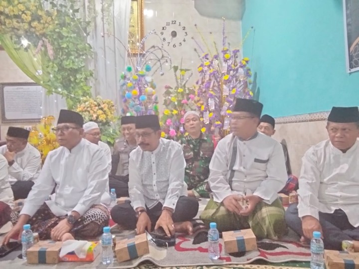 Lurah Sungai Dama Menghadiri Acara Maulid Nabi Besar Muhammad SAW
