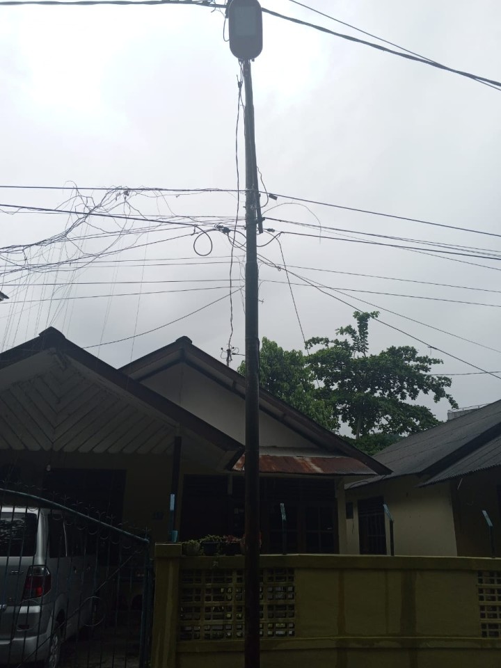 Meninjau padamnya lampu yg berada di beberapa titik RT.01 dan 03 Di Jl.Tonggkol atas laporan RT.01 tanggal 23 Oktober 2025 pada Jam. 19.00