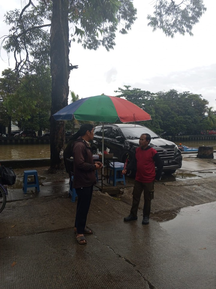 Meninjau padamnya lampu yg berada di beberapa titik RT.01 dan 03 Di Jl.Tonggkol atas laporan RT.01 tanggal 23 Oktober 2025 pada Jam. 19.00