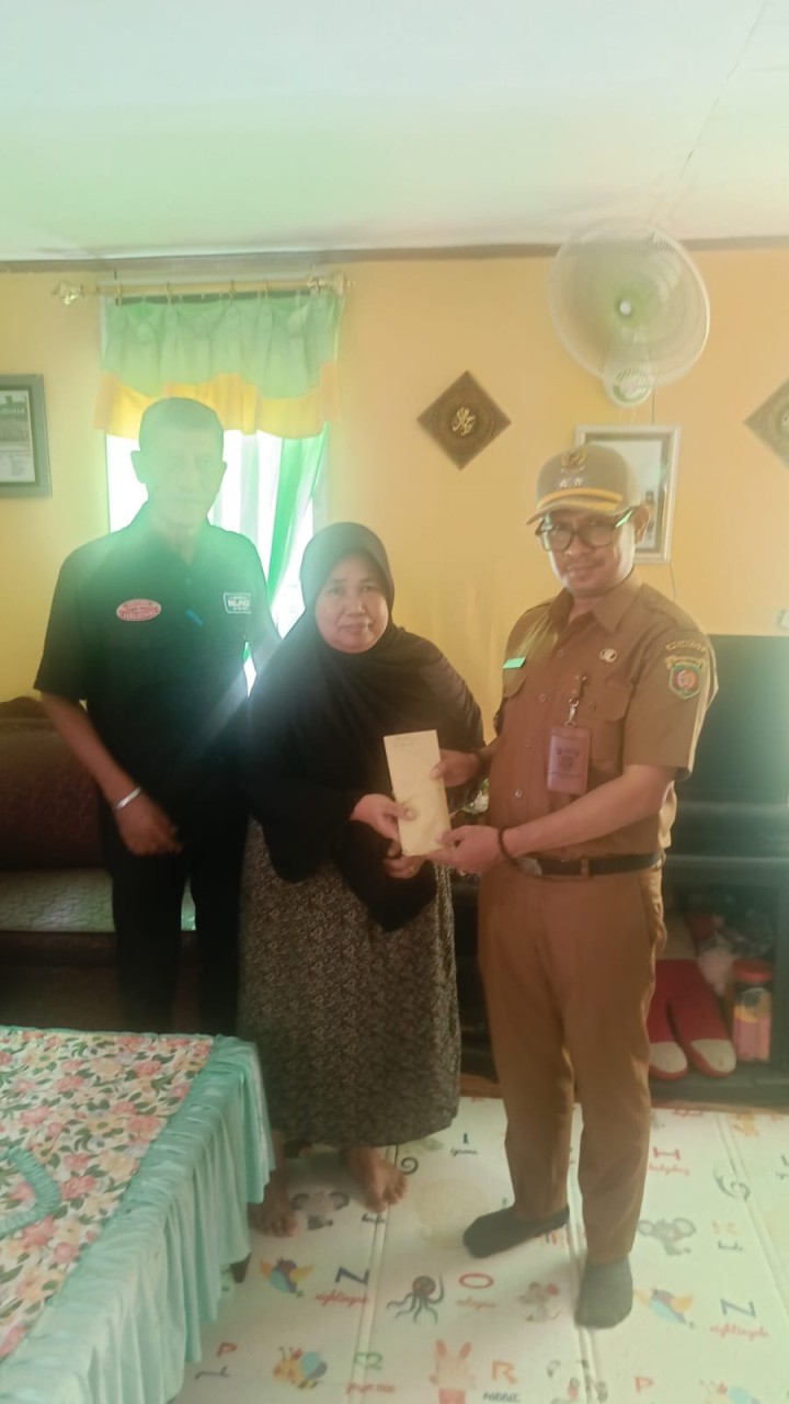 Penyerahan Kompensasi pemerintah dan proyek PP untuk masyarakat yg berdampak kerusakan di terowongan Kel sungai dama